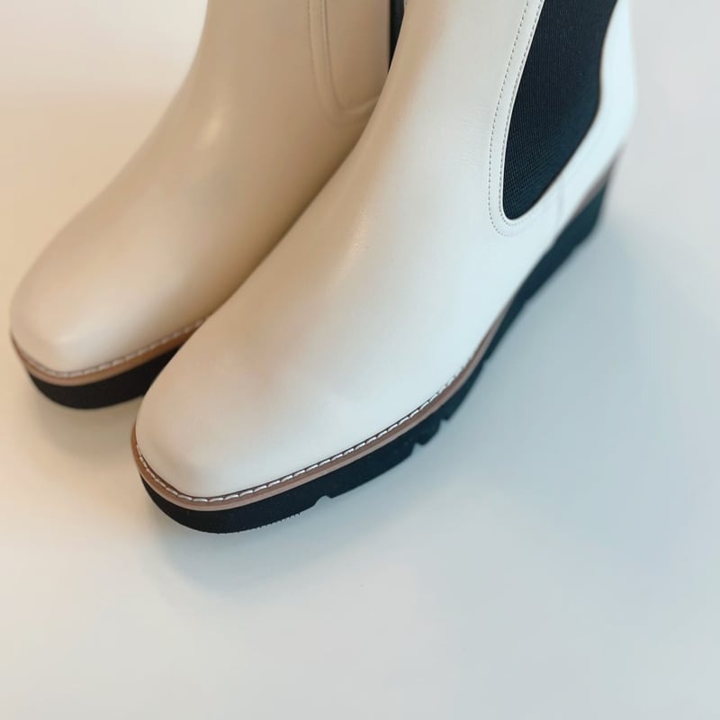 アメトイ。フーバー。 side gore boots / ivory | ENEU