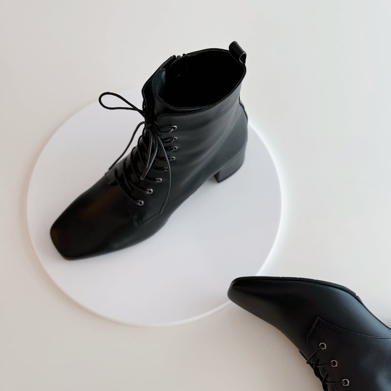 lace up square short boots | ENEU