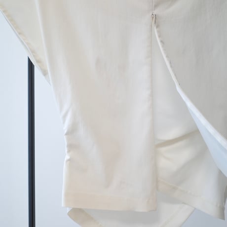 oneshoulder cutting blouse