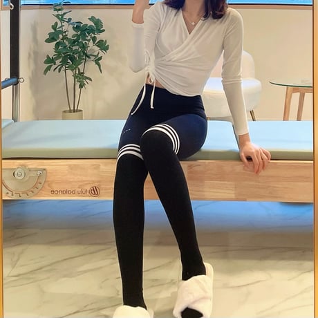 border high socks (pilates wear)