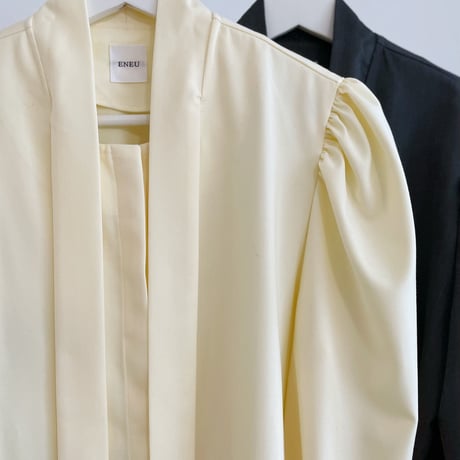 square ribbon puff blouse