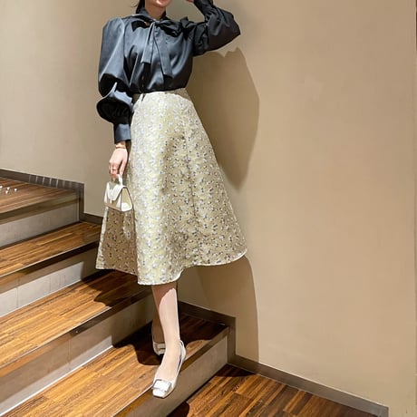 square ribbon puff blouse
