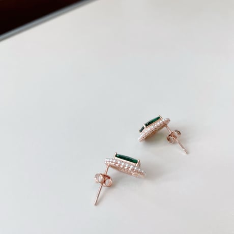 square stone mini pearl pierce