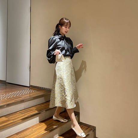 square ribbon puff blouse