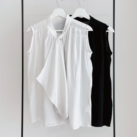 Bowtie blouse
