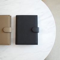 【10/8~再受注予約】 leather passport case