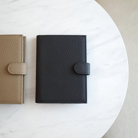 【10/8~再受注予約】 leather passport case