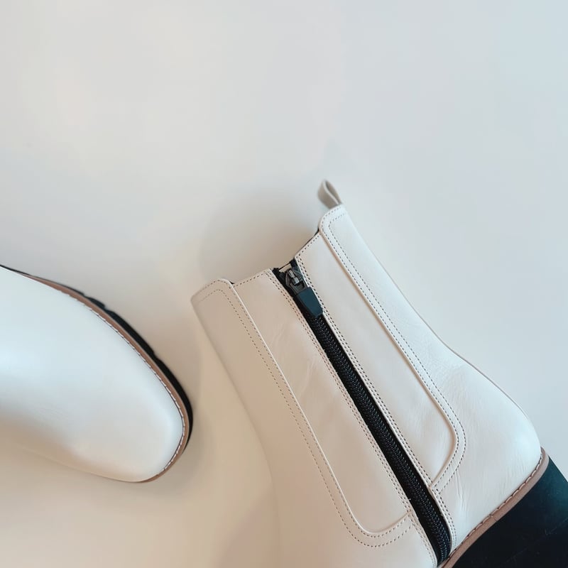 アメトイ。フーバー。 side gore boots / ivory | ENEU