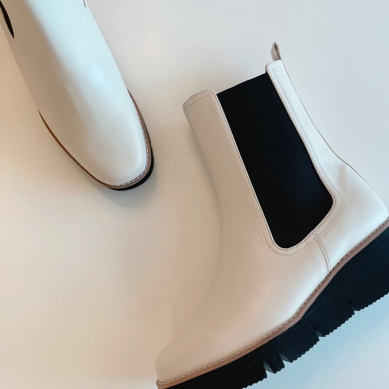 side gore boots / ivory | ENEU