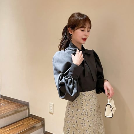 square ribbon puff blouse