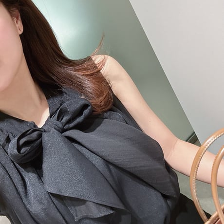 Bowtie blouse