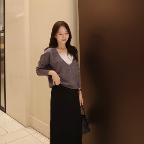 【10/15~再受注予約】deep v neck wool knit
