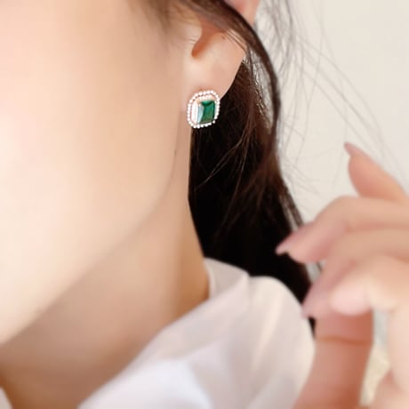 square stone mini pearl pierce