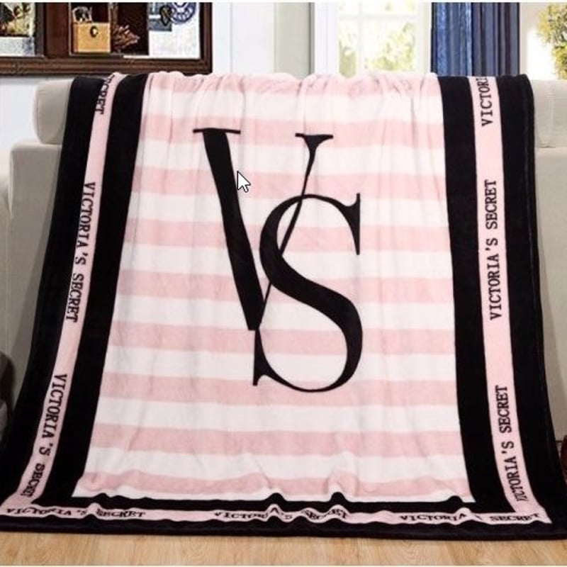 Victoria's Secret Soft Sherpa Blanket Color Red White Snowflake Size 50” x  60” New : : Home