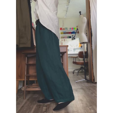 【グリーン】リネンツイルイージーパンツ