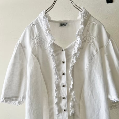 Euro Vintage Lace Design Blouse