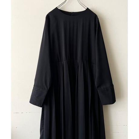 Black Color Pleats Long Dress