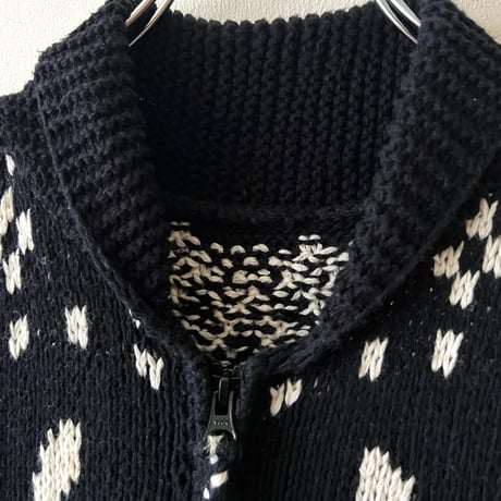Elephant Pattern Zip-up Knit Vest
