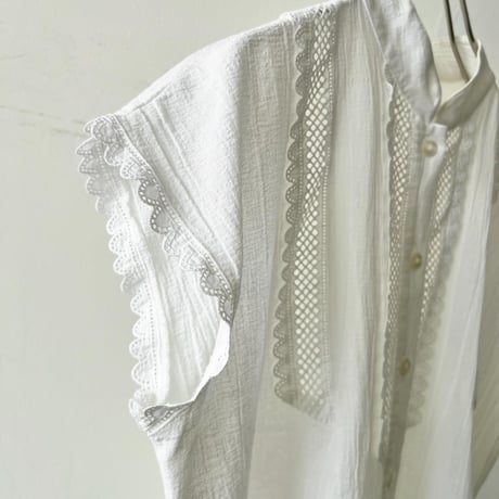 Vintage Lace Design Short Sleeve  Blouse