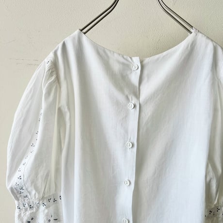 Euro Vintage Lace Design Back Button Blouse