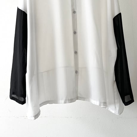 Bi-color Back Pleats Blouse
