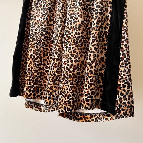 Leopard Pattern Side Line Velours Short Pants