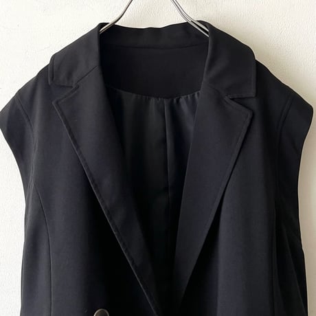 Double breasted No Sleeve Tailored JKT