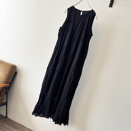 Crinkle Design No Sleeve Long Dress
