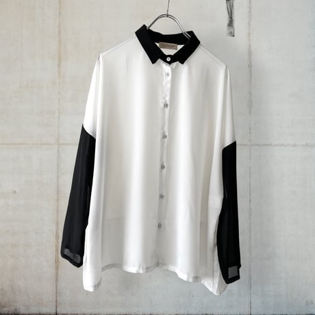 Bi-color Back Pleats Blouse