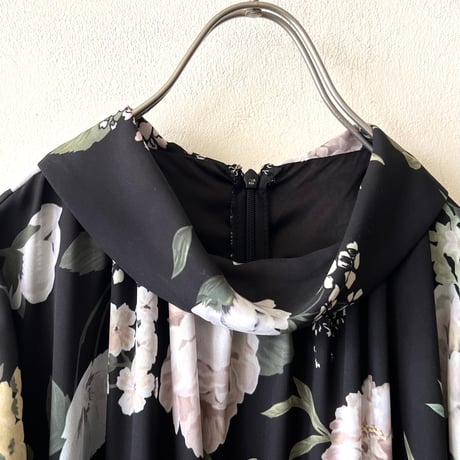 Flower Pattern No Sleeve Low Waist Long Dress