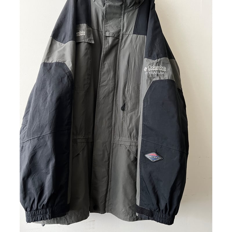 90's columbia Titanium Omuni Tech Mountain JKT