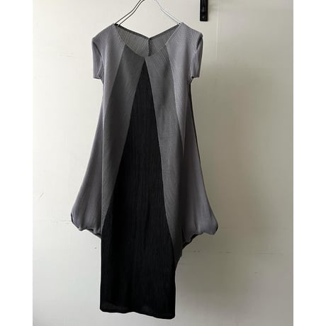 Switch Design Bell Line Pleats Dress