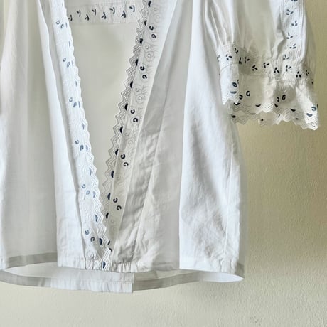 Euro Vintage Lace Design Back Button Blouse