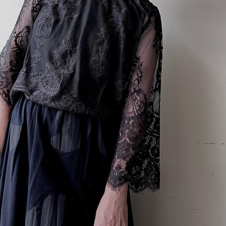 "See-through" Flower Pattern Lace Blouse
