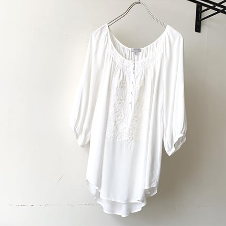 Embroidery Design Half Sleeve ブラウス