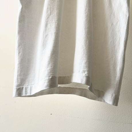 90's Fruits of the loom Print Tee (made in USA)