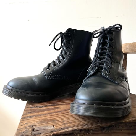 Dr.Marten's "dark green" 1460 8eye Boots