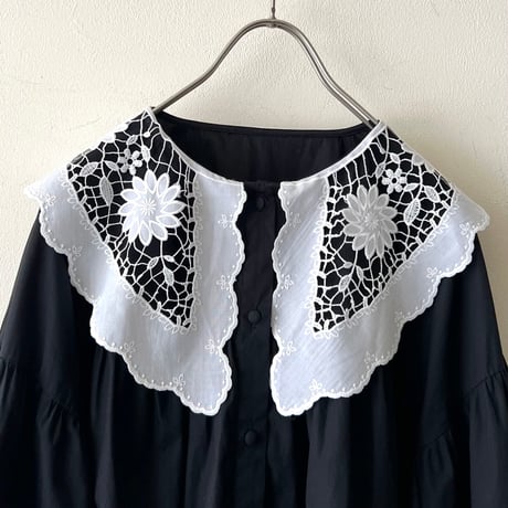 Lace Collar Gather Design Short Blouse