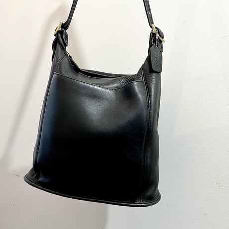 Old Coach "Black" Leather Shoulder Bag