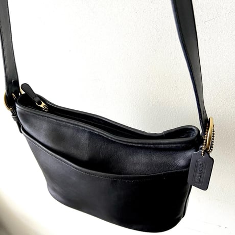 Old Coach "Black" Leather Shoulder Bag