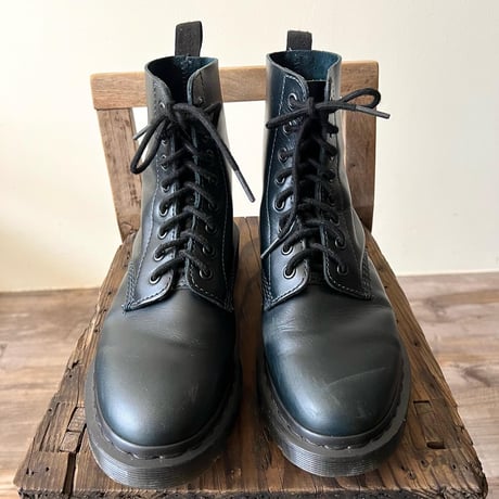 Dr.Marten's "dark green" 1460 8eye Boots