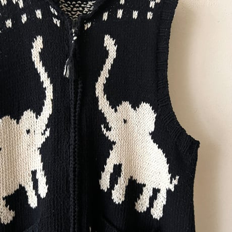 Elephant Pattern Zip-up Knit Vest