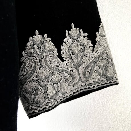 Vintage Embroidery Design Stand Collar JKT