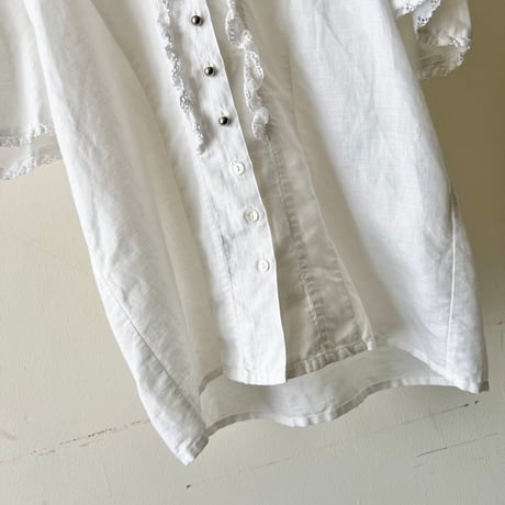 Euro Vintage Lace Design Blouse