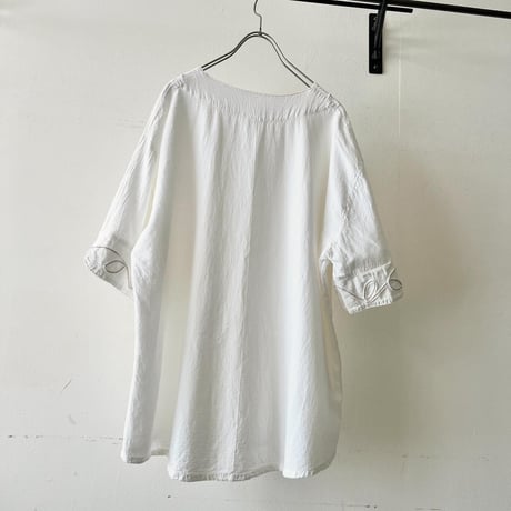 Vintage Embroidery Design V-neck Cotton Pullover