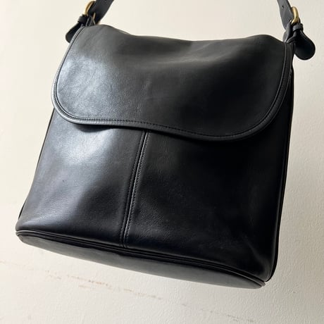 90's Old Coach Leather Flap Shoulder Bag (made in USA)