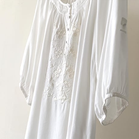 Embroidery Design Half Sleeve ブラウス