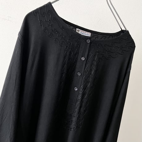 Vintage Embroidery Design Henley Neck Pullover(deadstock)