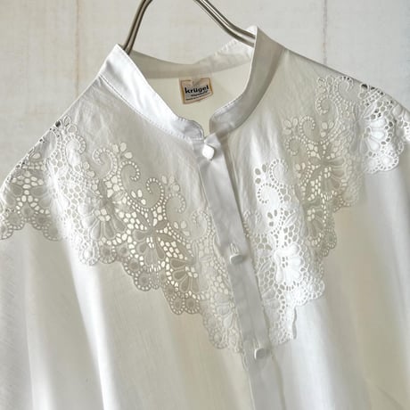 Vintage Lace Design Short Sleeve  Blouse