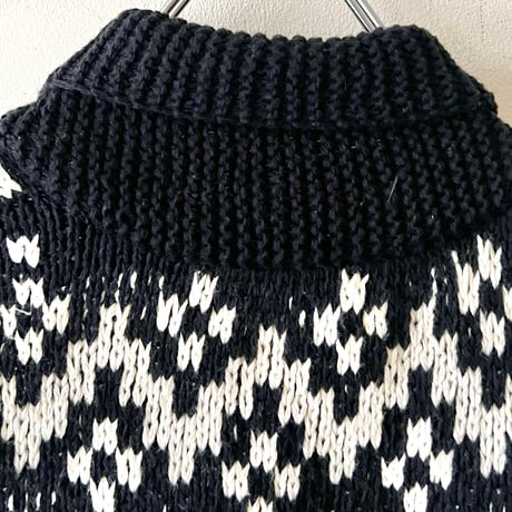Elephant Pattern Zip-up Knit Vest